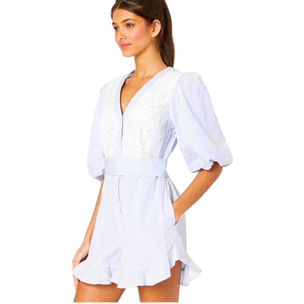 BCBGMAXAZRIA NWOT Mini White Floral Lace Bodice Blue Combo Striped Romper Size 6